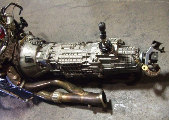 JDM NISSAN SKYLINE GTR RB26DETT R34 ENGINE WITH 6 SPEED GETRAG MT TRANSMISSION - Image 9
