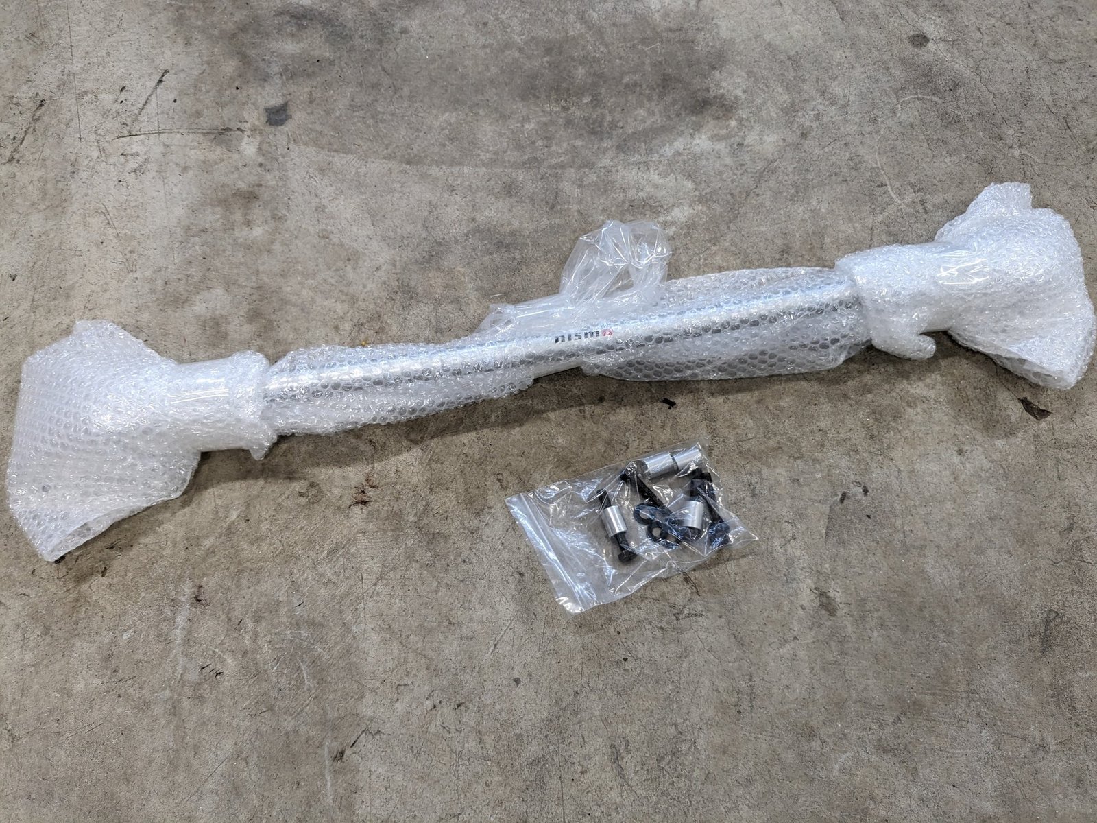 Nismo R32 chassis reinforcement in the trunk